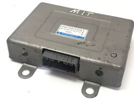 Audi 80 90 S2 B4 Variklio valdymo blokas MD303551