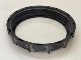 Renault Clio III Bague de verrouillage pour réservoir de carburant 09701687000