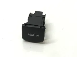 Volkswagen Polo V 6R Câble adaptateur AUX 6R0035724