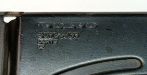 Volvo C30 Takaluukun ulkopuolinen lukko 