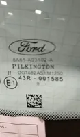Ford Fiesta Szyba przednia / czołowa 