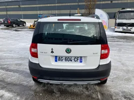 Skoda Yeti (5L) Zderzak tylny 