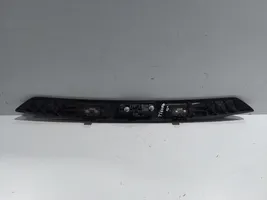 Volkswagen Tiguan Rączka / Uchwyt klapy tylnej / bagażnika 5N0827566