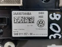 Volkswagen PASSAT B7 Centralina del climatizzatore 3AA907044BA