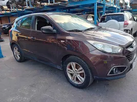 Hyundai ix35 Braccio della spazzola tergicristallo anteriore 983102S000