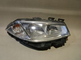 Renault Megane II Lampa przednia 