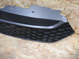 Iveco Daily 6th gen Maskownica / Grill / Atrapa górna chłodnicy 5801587018