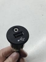 Nissan Qashqai USB socket connector 09915742