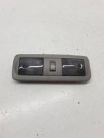 Nissan Pathfinder R51 Lampka podsufitki tylna 8305180