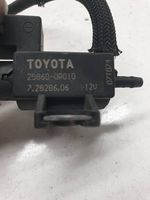 Toyota Corolla Verso AR10 Zawór ciśnienia 258600R010