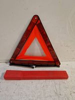 Mitsubishi Outlander Emergency warning sign 27R033029