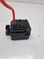 Volkswagen Touareg I Air suspension valve block 15152400082