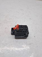 Volkswagen Touareg I Air suspension valve block 15152400082