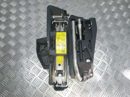 Audi A6 S6 C6 4F Set di attrezzi 4F5012111A