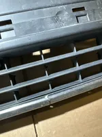 Audi A4 S4 B7 8E 8H Maskownica / Grill / Atrapa górna chłodnicy 8E0853651J