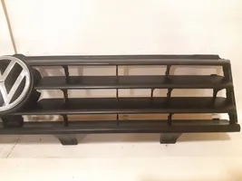 Volkswagen PASSAT B2 Front bumper upper radiator grill 323853653