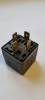 Opel Omega A Other relay 0332014451