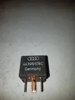 Audi A4 S4 B5 8D Autres relais 443919578C