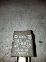 Audi 80 90 S2 B4 Muu rele 443951253L