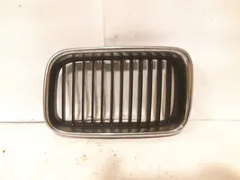 BMW 3 E36 Grille de calandre avant 51138122237