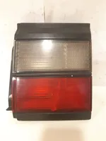 Volkswagen PASSAT B3 Lampy tylnej klapy bagażnika 357945108