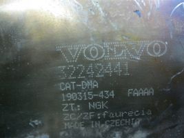 Volvo XC40 Filtr cząstek stałych Katalizator / FAP / DPF 32242441