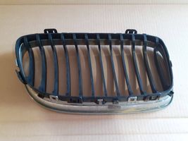 BMW 3 E90 E91 Grille calandre supérieure de pare-chocs avant 7201967