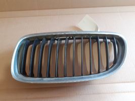 BMW 3 E90 E91 Griglia superiore del radiatore paraurti anteriore 51137201967