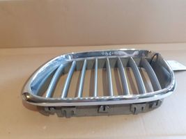 BMW X5 E53 Maskownica / Grill / Atrapa górna chłodnicy 51318247673