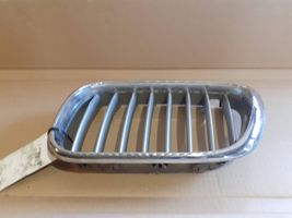 BMW X5 E53 Maskownica / Grill / Atrapa górna chłodnicy 51318247673