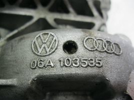 Volkswagen Golf V Pompa olejowa 06A103535