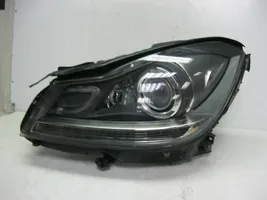 Mercedes-Benz C W204 Lampa przednia A2048204339