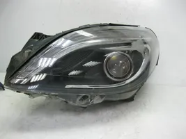 Mercedes-Benz B W246 W242 Lampa przednia A2468200139