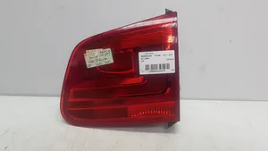 Volkswagen Tiguan Galinis žibintas dangtyje 5N0945094G