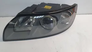 Volvo V50 Lampa przednia 30698885