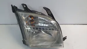 Ford Fusion Lampa przednia 