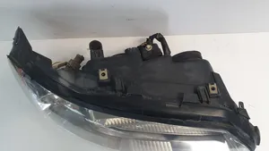 Volvo V70 Lampa przednia 30698836