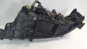 Volvo V70 Lampa przednia 30698836