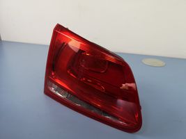 Volkswagen Touareg II Luci posteriori del portellone del bagagliaio 7P6945093A