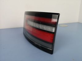 Land Rover Discovery 5 Lampy tylnej klapy bagażnika HY3213192BD