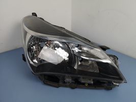 Toyota Yaris Lampa przednia 0D158