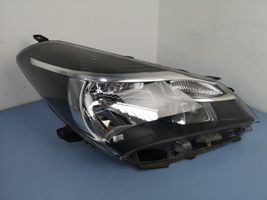 Toyota Yaris Lampa przednia 0D158