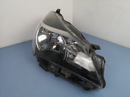 Toyota Yaris Lampa przednia 0D158