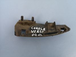 Toyota Corolla Verso AR10 Soporte de montaje del parachoques trasero 525620F010