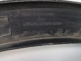 Volkswagen Tiguan Galinės arkos apdaila 5NA854820G