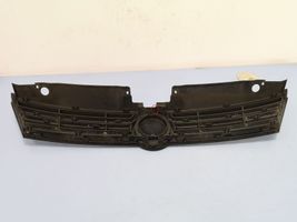 Volkswagen Jetta VI Grille calandre supérieure de pare-chocs avant 5C6853655