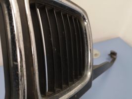 BMW 5 E34 Etupuskurin ylempi jäähdytinsäleikkö 51131973825