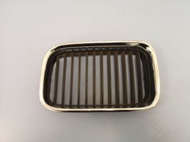 BMW 3 E36 Grille calandre supérieure de pare-chocs avant 51138122237