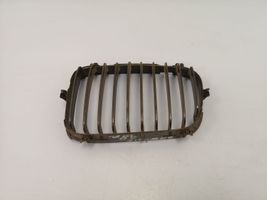 BMW 3 E36 Grille calandre supérieure de pare-chocs avant 