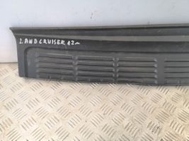 Toyota Land Cruiser (J200) Takapuskurin koristemuotolista 5216260040